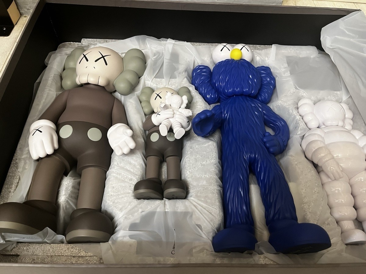 その他 KAWS Medicom Toy Family Brown Blue White Medicom Toy KAWS FAMILY BROWN BLUE WHITE figure kaws first tokyo