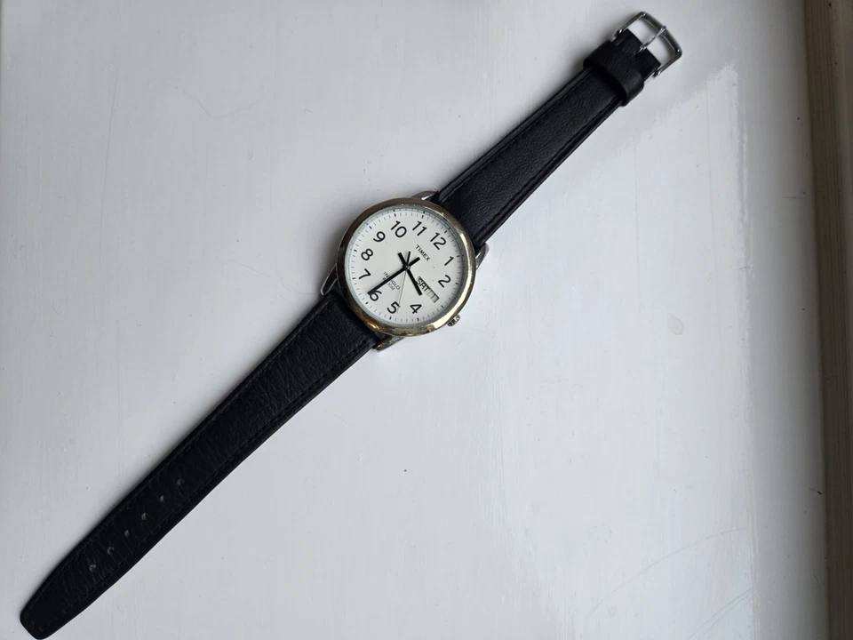 Timex Indiglo WR30M Quartz Watch Working Black Leather Strap - Image 2 of 4