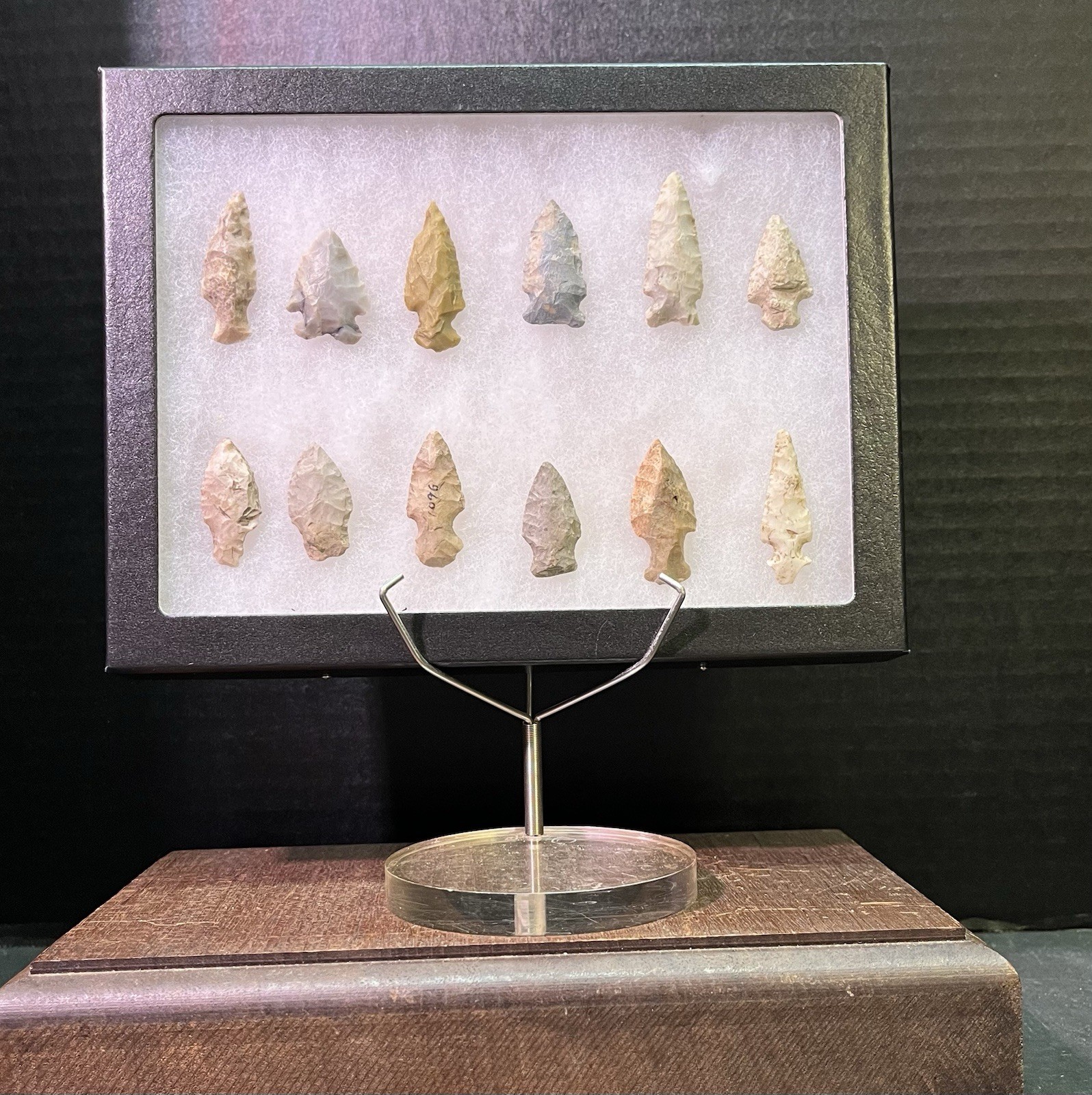 Collection of 12 Mississippian Arrowheads From St. Clair Co. Ill. Old Collection