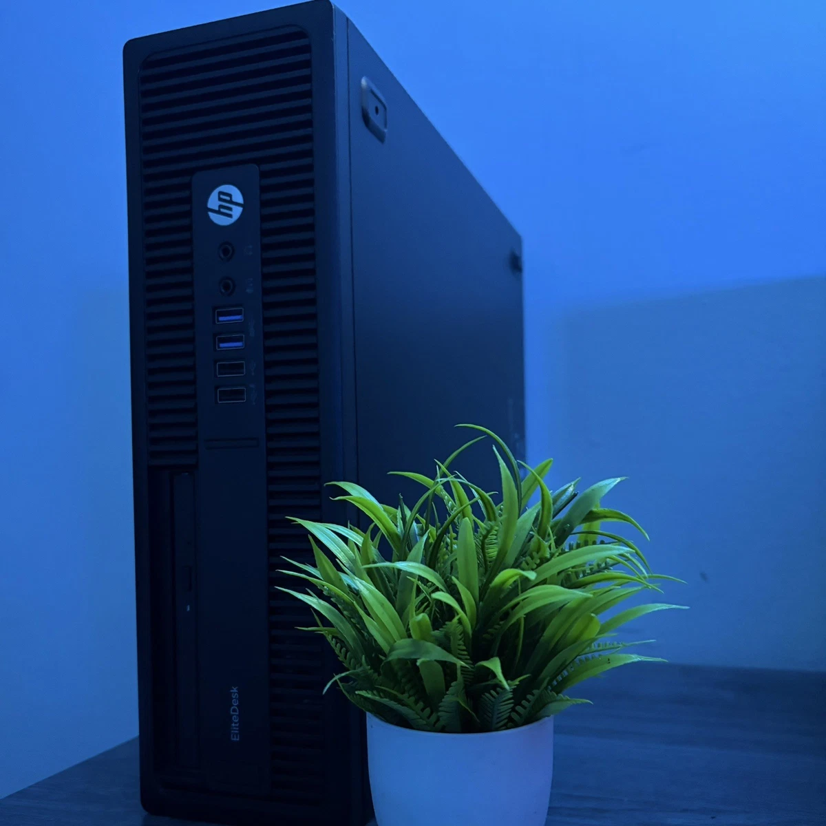 HP Windows 10 AMD A10 Processor PC Desktops & All-In-One Computers