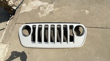Oem 2020-2023 Jeep Gladiator Jt Jl White Front Grille Mopar Factory Grill Oem 2020-2023 Jeep Gladiator Jt Jl White Front Grille Mopar Factory Grill
