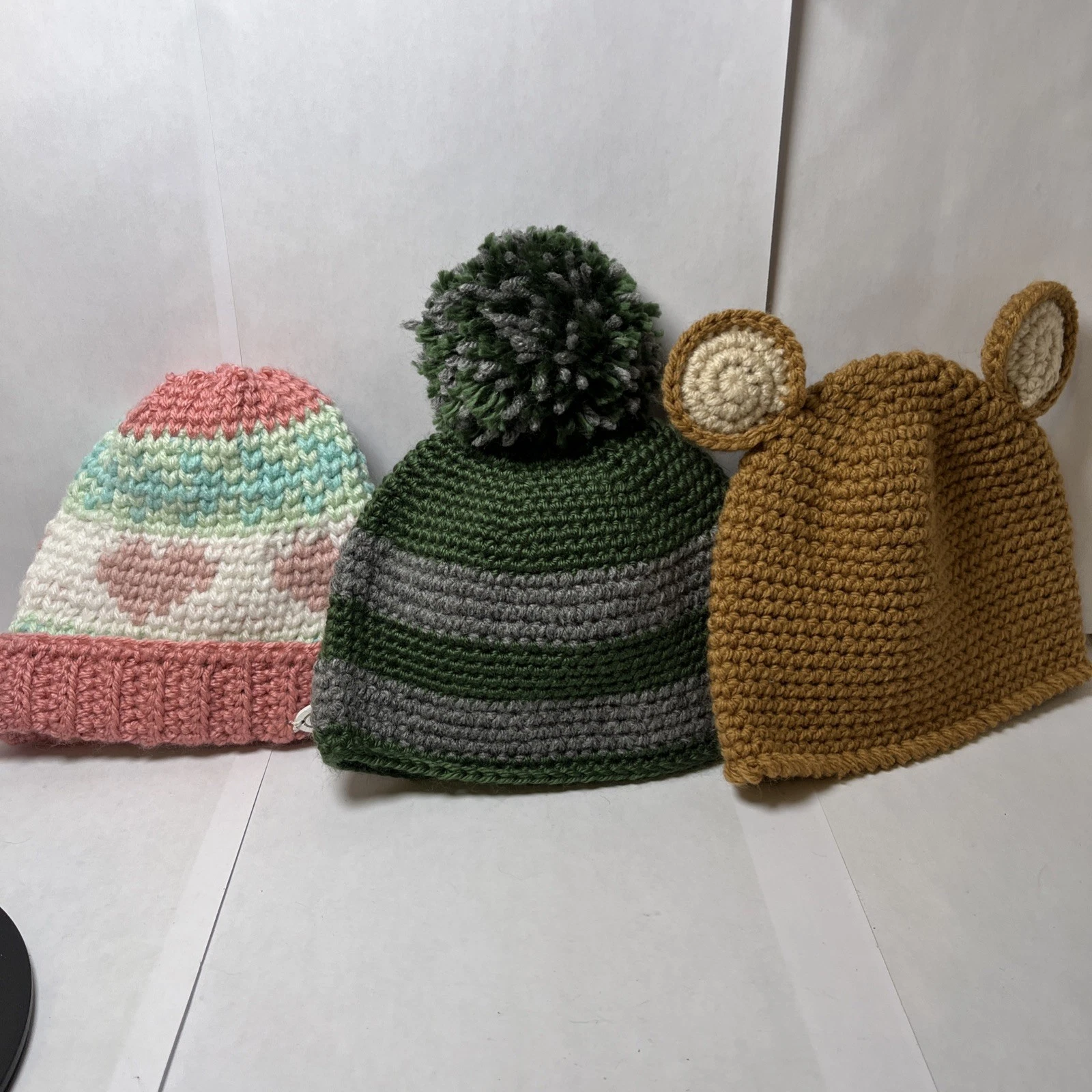 Set Of 3 Crochet Infant Beanies O-12 Months Hearts Bear Stripped Thick And Soft