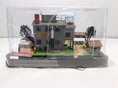 #ad Menards Gold Line Collection 279 5002 HO Scale Dakota Cabinet Factory $113.52