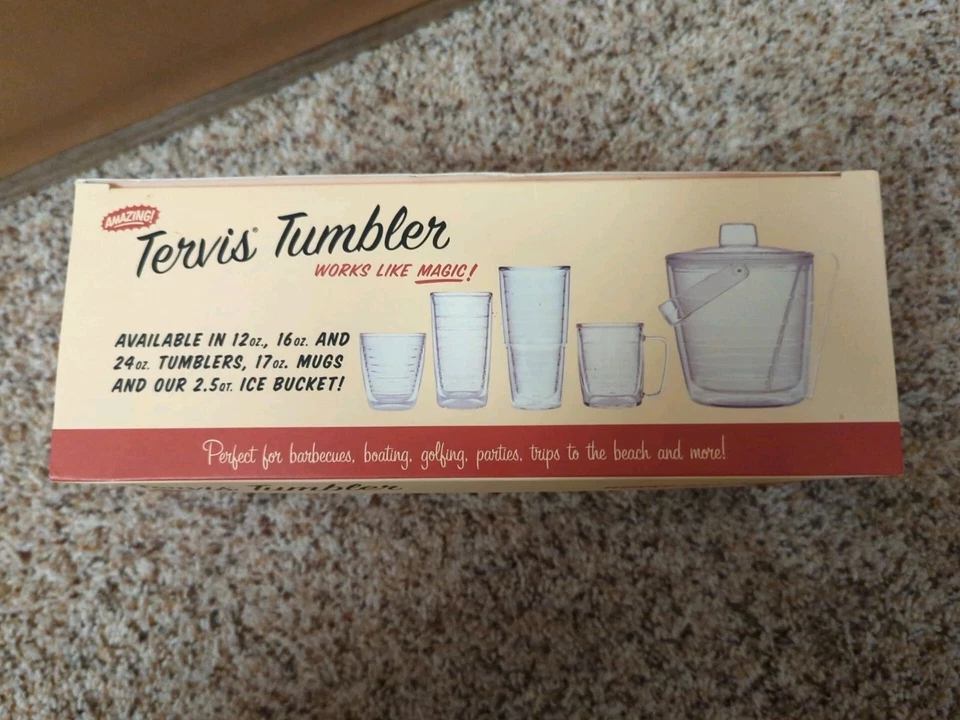 Juego de 2 vasos aislados Tervis de 17 oz. Tazas, etiquetadas como "The Nash Agency Inc." Foto 2 de 4