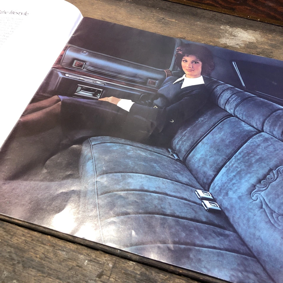 Cadillac 1973 Range Vintage Genuine Sales Brochure US Origin Large Format - image 3 of 4