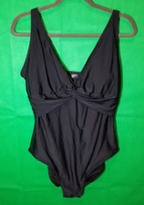 Old Navy  s Women  s Front Twist One Piece Swimsuit Size XL Black Beach Summer