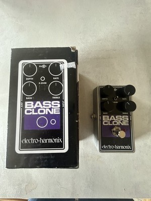 Electro-Harmonix EHX Bass Clone Bass Chorus Effektpedal - mit Box