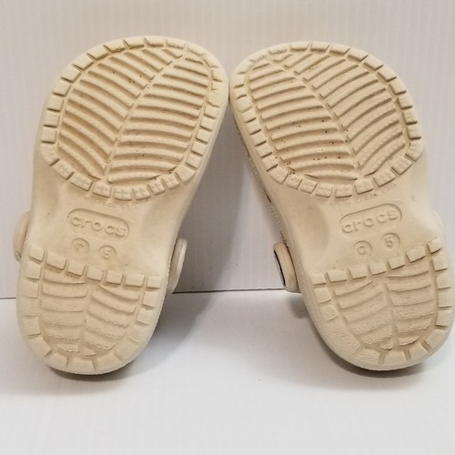 Crocs Kleinkind klassische leichte Slipper wasserfreundlicher Clog beige Gr. C 5 Anhänger - Bild 10 von 14