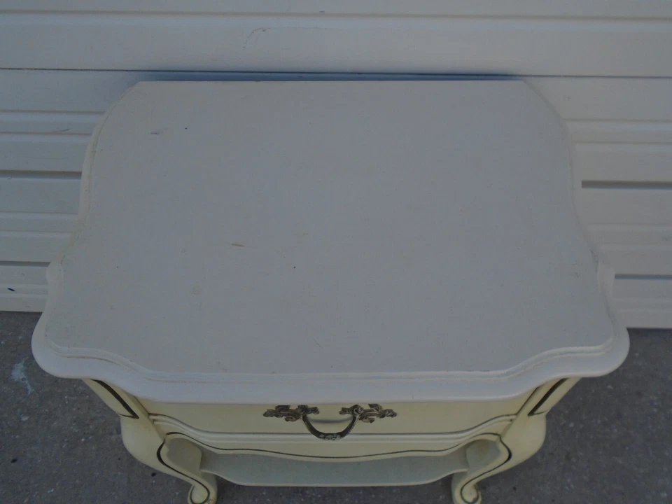 Mesita de noche francesa Versalles Country Provincial Mesa de cama Regency Bassett Boho Foto 3 de 4