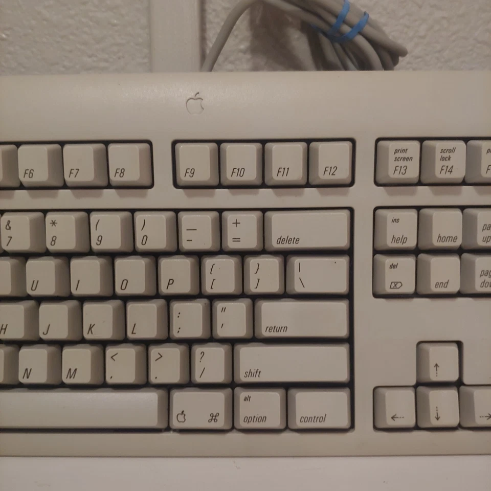 VINTAGE 1994 Apple Design Macintosh Keyboard ADB Model M2980 - Image 3 of 4