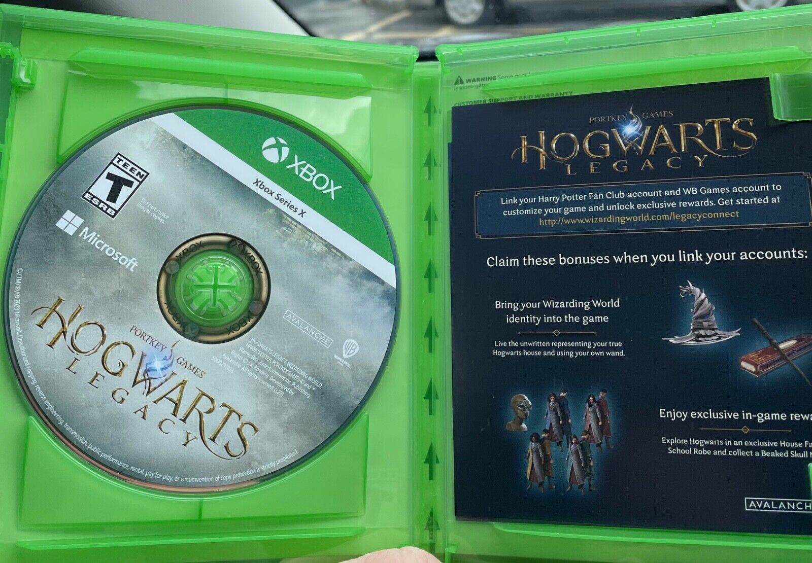 Warner Bros' Hogwarts Legacy - Xbox Series X 883929730704