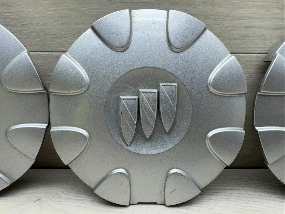 Buick LeSabre center cap set of 4, 2002-2005 part number 9594060 - Image 3 of 4