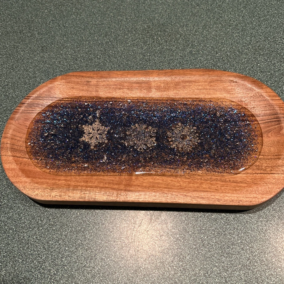 Seth Wilson 设计木制装饰托盘蓝色闪光雪花 — 第 2/4 张图片