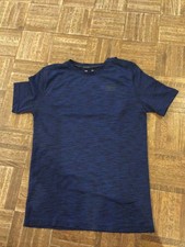 Boys Under Armour Loose Fit, Heat Gear Short Sleeve Shirt, Size YXL 