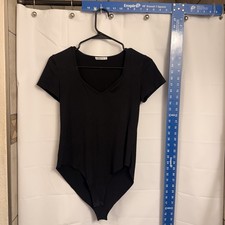MANGOPop Women s Black Short Sleeve V-Neck Bodysuit Size S Solid FNN-85-BK
