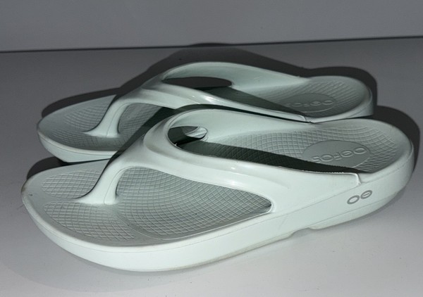 Oofos Oolala Comfort Sandals Thong Flip Flops Ice Women’s 8
