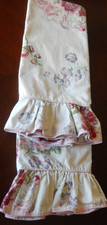VTG pequot two pillowcases Multicolor floral flower pattern Ruffle standard