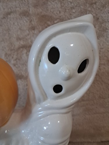 12” VTG Ceramic Halloween Ghost Holding Pumpkin Lighted Halloween Jack-o-lantern - Picture 4 of 16