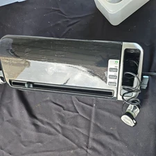 FoodSaver 2-In-1 Manual Operation Food Preservation System FM3620 Vacuum Sealer