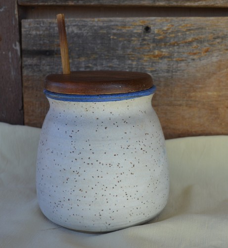 Minnesota Wild Rice Pottery Honey Crock Jar Wood Lid & Dipper Signed Lana Lorna? - Picture 17 of 23