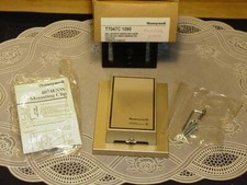 HoneyWell T7047C 1090 Wall Mounted Sensor Enclosure for/ W9076 Temp Indicator