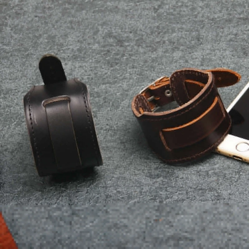 Hombres Moda Negro/Marrón Ancho Cuero PU Correa de Reloj Motociclista Puño Pulsera Pulsera Foto 2 de 4
