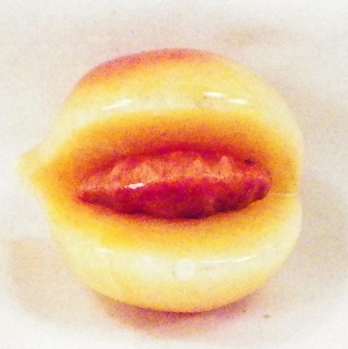 Alabaster Fruit Peach Sliced with Pit Decorative Stone Nice Color Vintage - Picture 2 of 4
