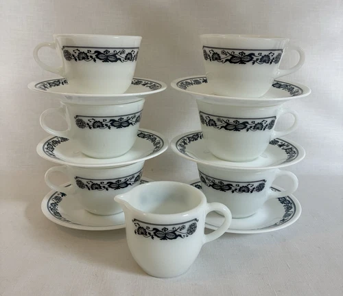 Set Of 6 Pyrex Tea Coffee Cups & Corelle Saucers Old Town Blue Onion + Creamer