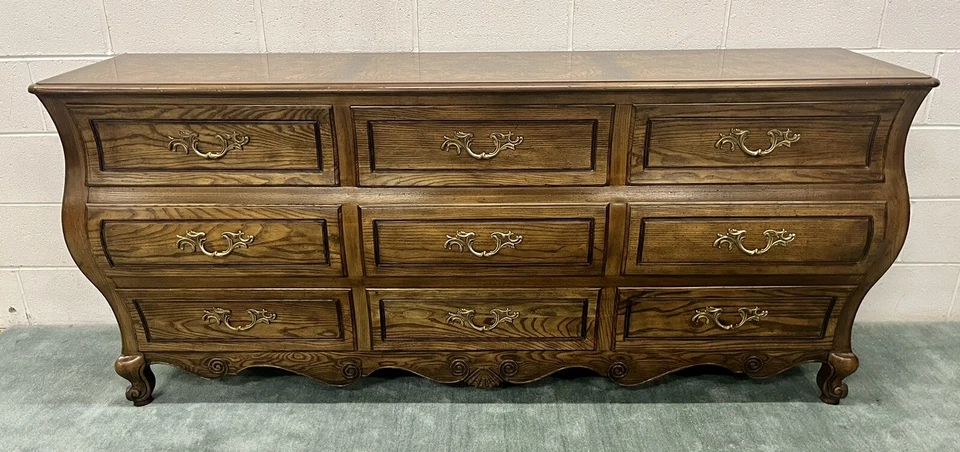 Baker Furniture 9 Drawer Bombe French Provincial Dresser, Burl Veneer Top; Mint - Image 3 of 4