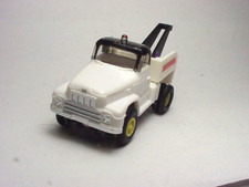 MODEL MOTORING WHITE TOW TRUCK KIT. PLASTIC MOLDED. NEW SUMMER SALE   