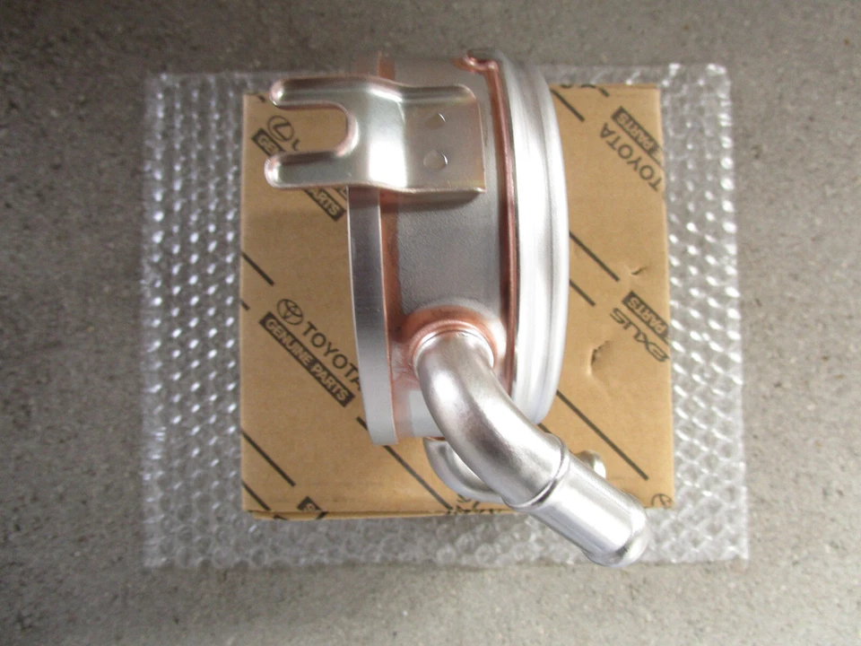 95-98 TOYOTA T100 3.4L V6 5VZ-FE ENFRIADOR DE ACEITE DE MOTOR FABRICANTE ORIGINAL NUEVO Foto 4 de 4