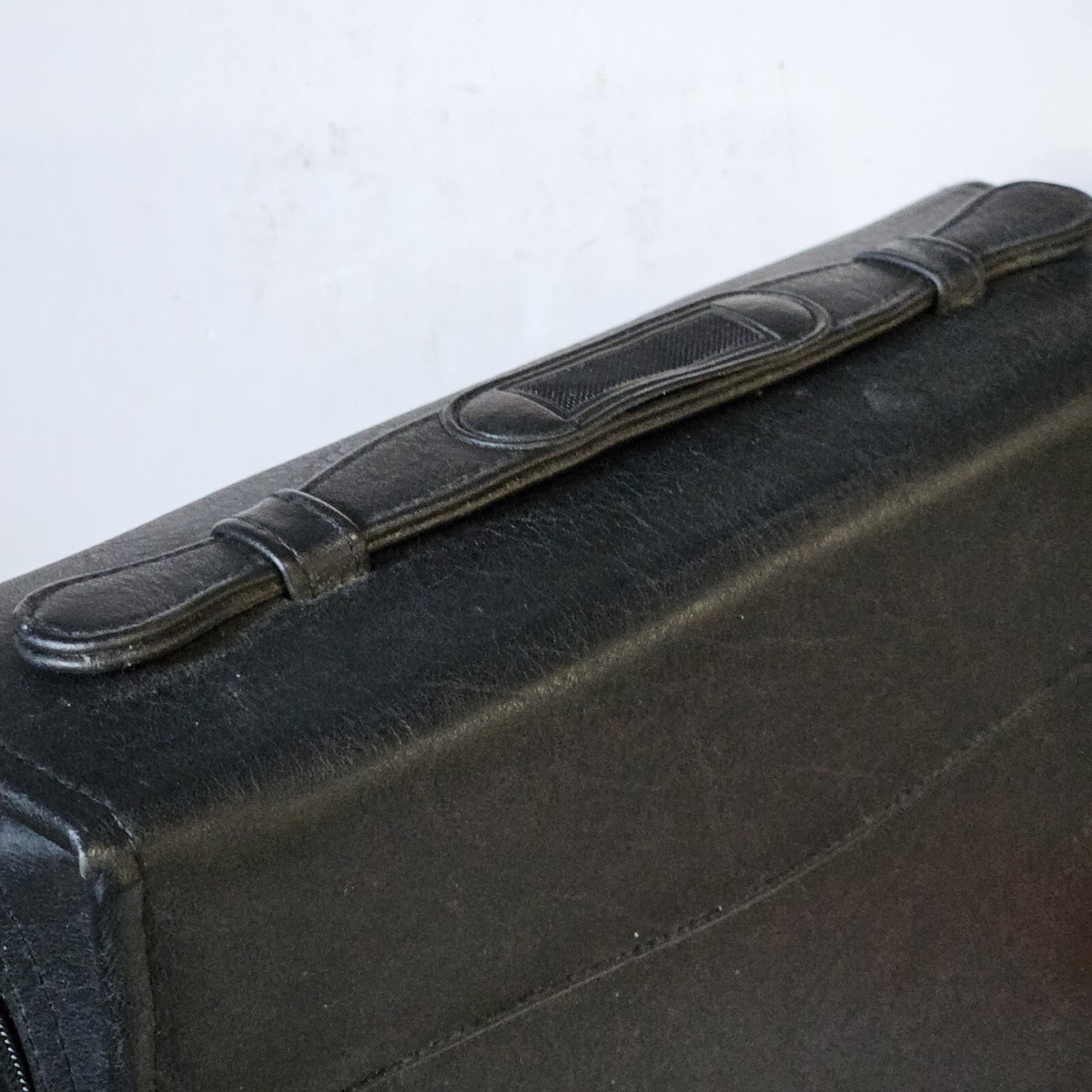 Case Logic CD DVD Carrying Case Zipper Faux Leather Koskin Black W