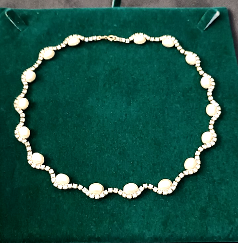 Vintage Statement 70's 80's Choker Style Necklaces Choose from Bundle - Picture 8 of 53