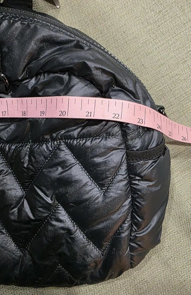 Bolso de mano acolchado negro Sol and Selene Foto 4 de 4