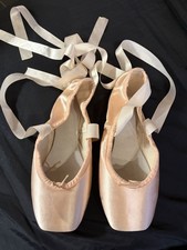 Suffolk Stellar Pointe Shoe Size 6.5 3X