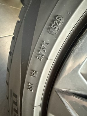Pirelli Scorpion 255x45x19  100v DOT 1526