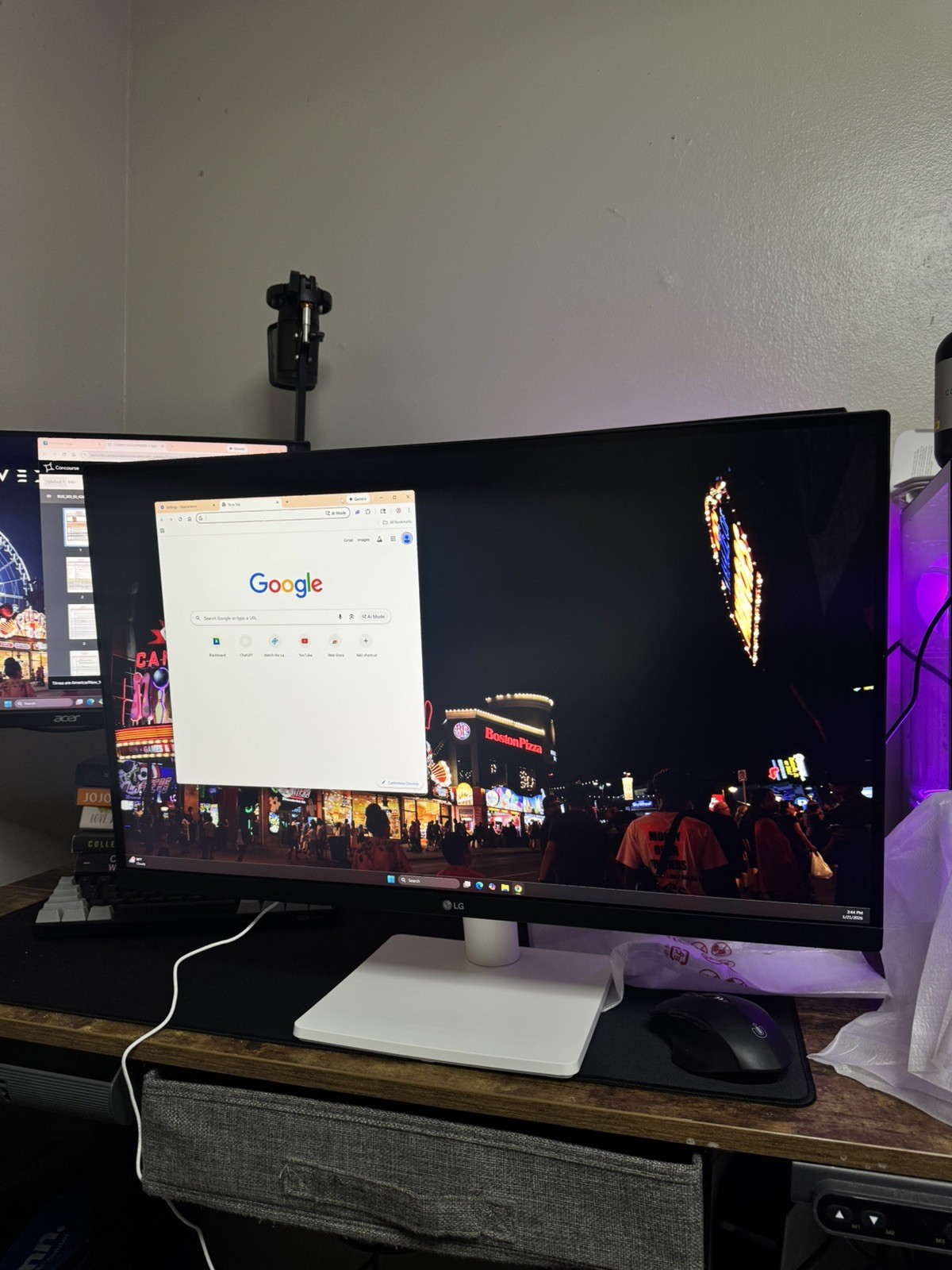 LG 27US500-W Ultrafine Monitor 27-Inch 4K UHD (3840X2160) HDR10 IPS #1562WY2