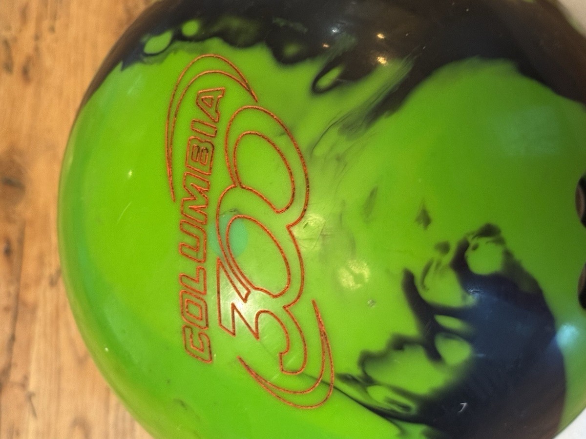 Vintage Columbia WD C300 8.5 lb. Lime Green Bowling Ball with