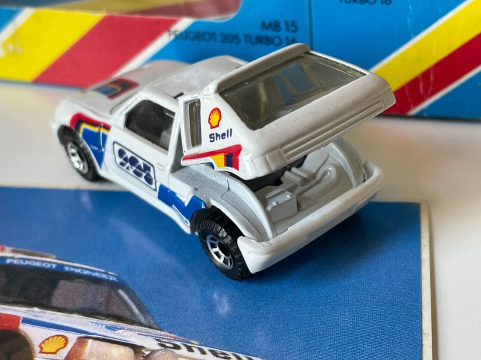 Matchbox 1/55 - Peugeot 205 Gti Rally 1984 en caja original + tarjeta de bonificación Foto 4 de 4