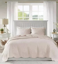Madison Park Tuscany Coverlet Set Size Full/Queen Blush NEW