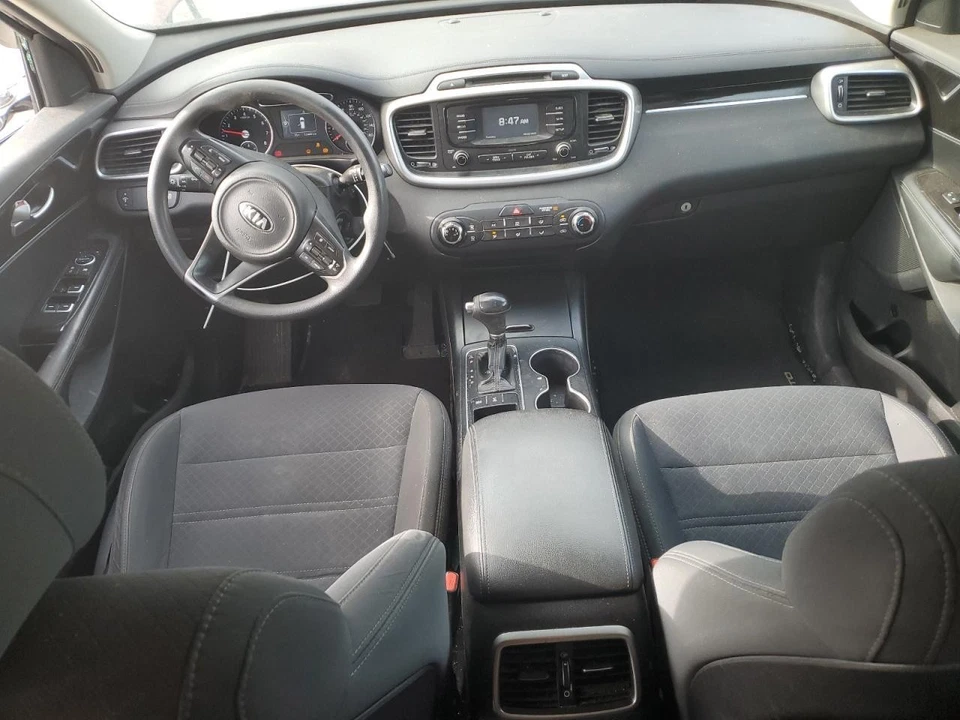 Used Rear Right Door Assembly Rear Side fits: 2017 Kia Sorento w/o sunshade text Foto 2 de 4