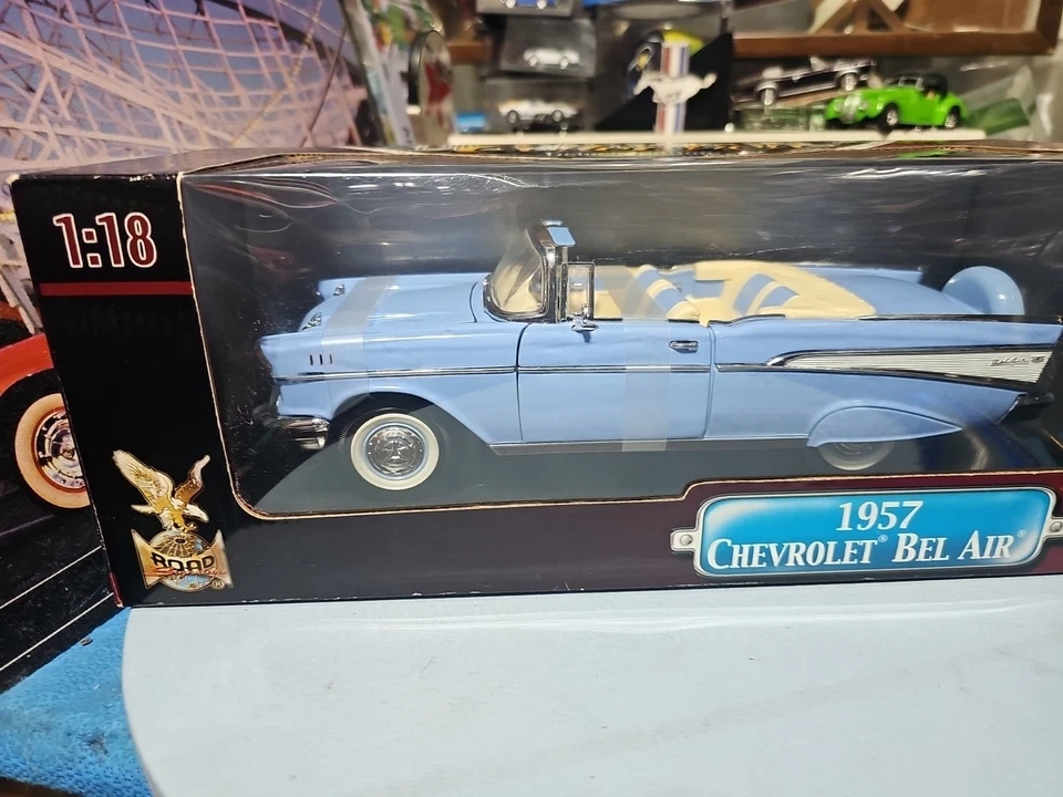 VINTAGE ROAD SIGNATURE 1957 CHEVROLET BEL AIR CONVERTIBLE BLUE BEAUTIFUL CAR 🚗  - Image 4 of 4