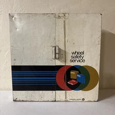 FEDERAL MOGUL Wheel Safety Service Parts Cabinet Gas Station Display