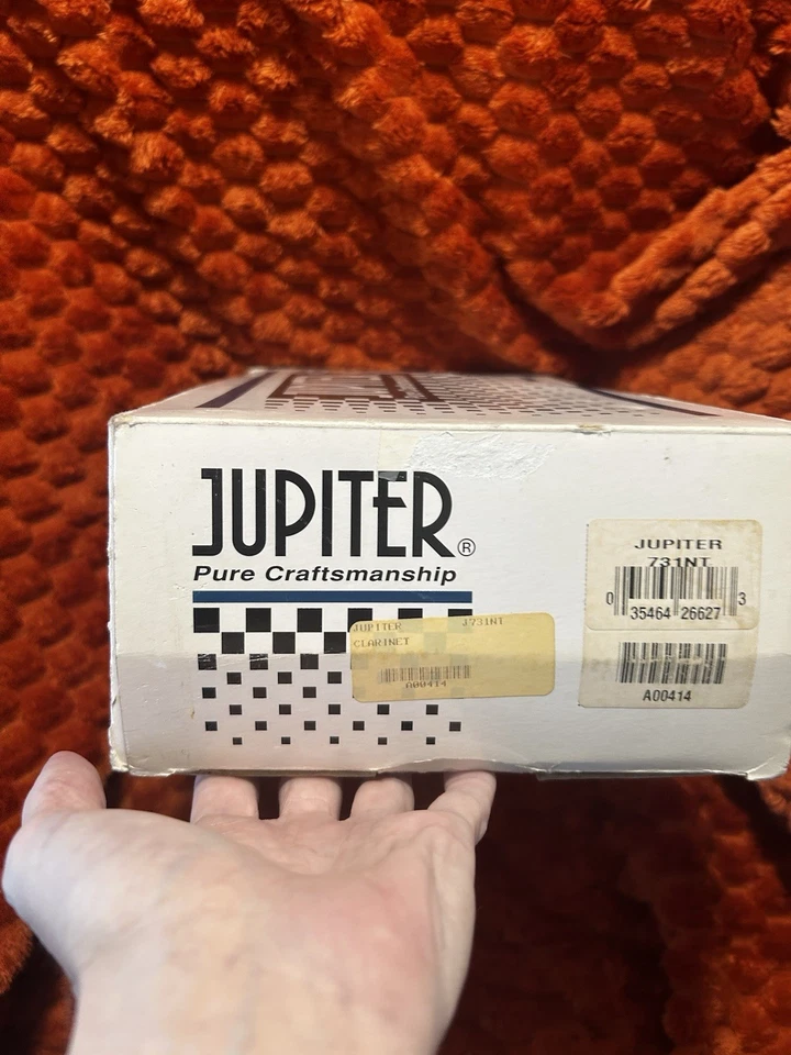 Кларнет Jupiter JCL-731NT Bb с жестким корпусом новый из старых запасов - Изображение 2 из 4