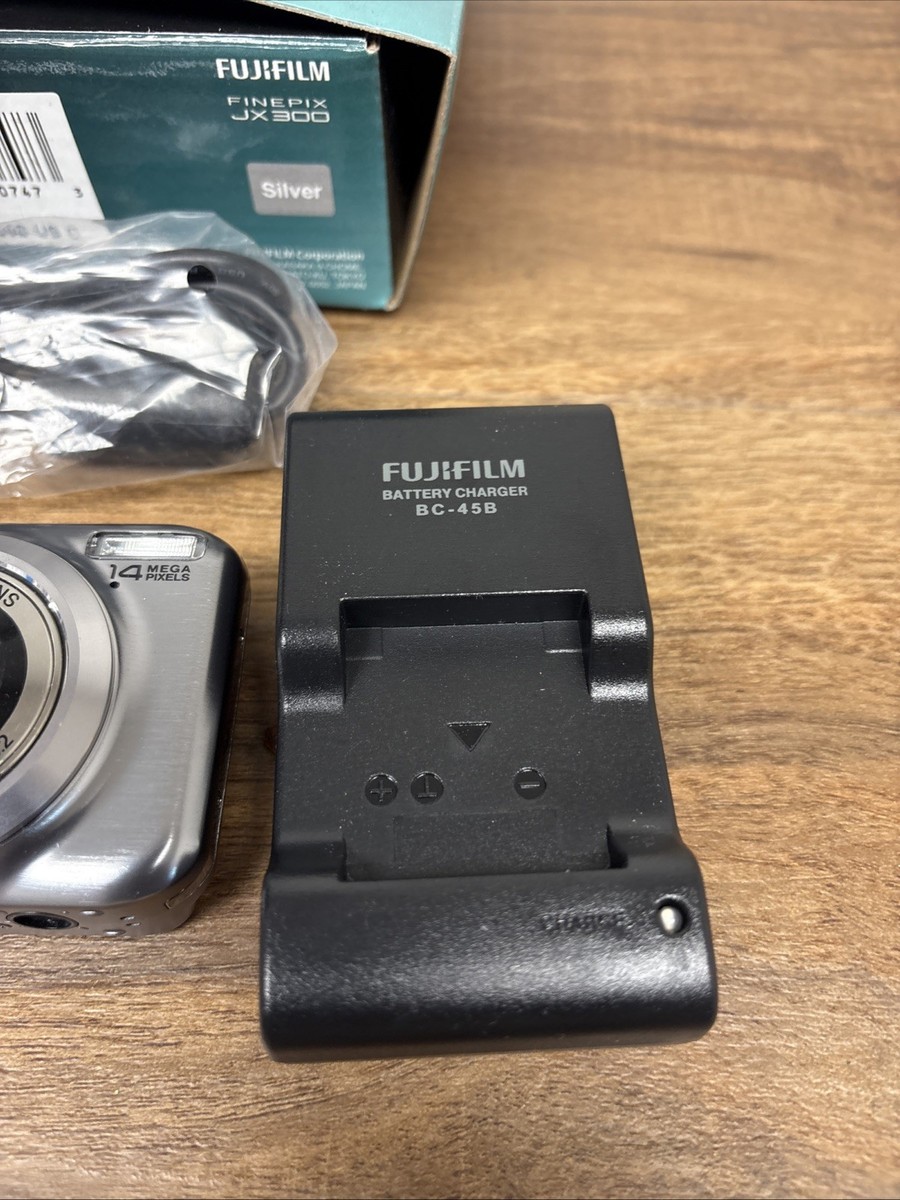 Fujifilm FinePix JX300 14MP Compact Digital Camera 5x Zoom silver Fujifilm FinePix JX300 14MP Compact Digital Camera 5x Zoom silver