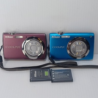 LOT of 2 Coolpix Digital Cameras S3000 & S220 For Parts (Lens Errors)