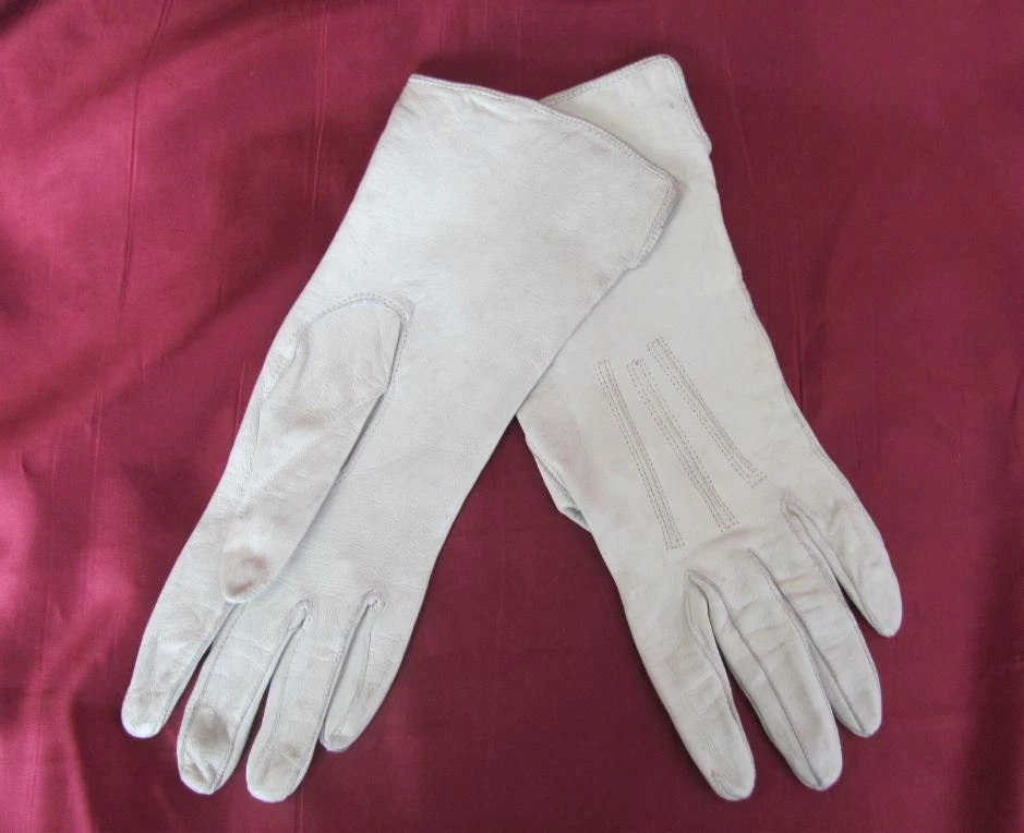 1930s VINTAGE FINE WHITE LEATHER LADIES GLOVES