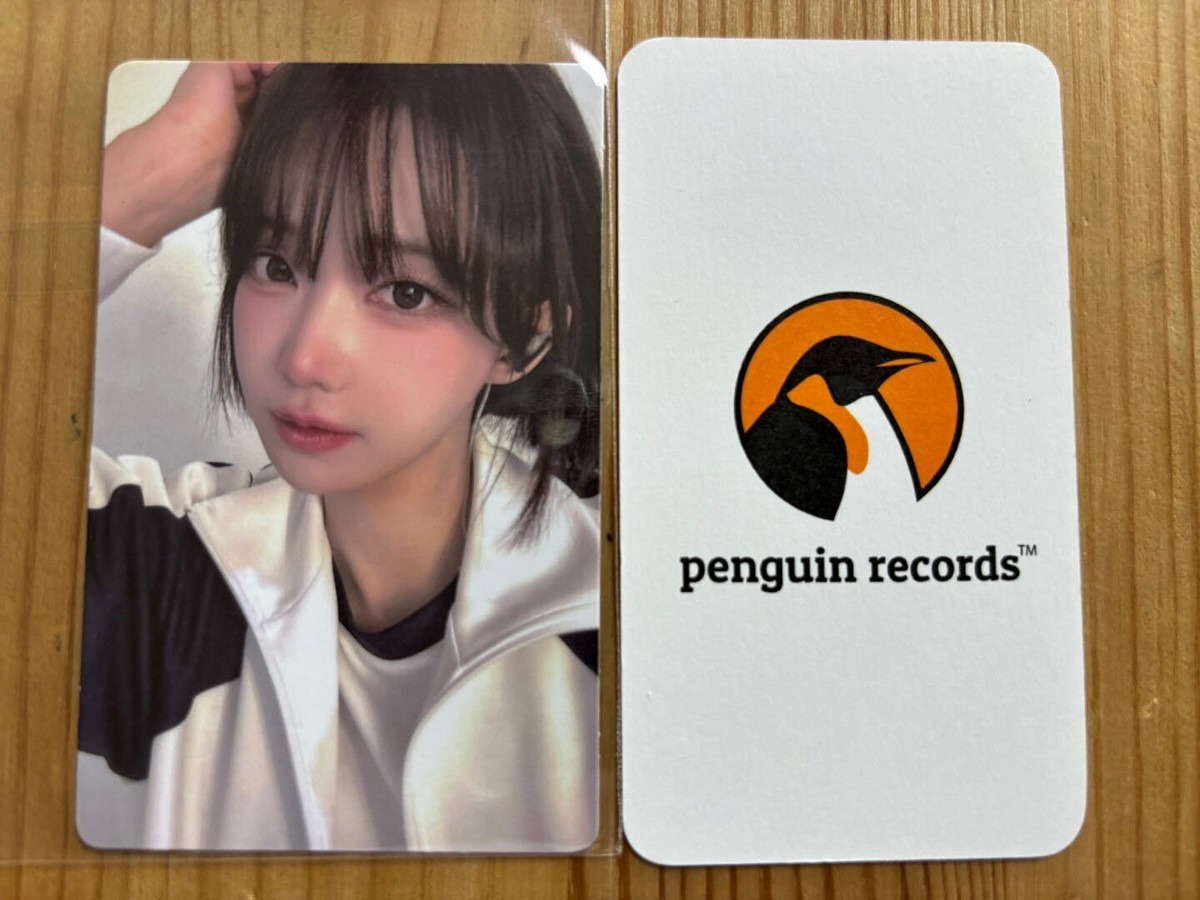 QWER - 1ST MINI ALBUM MANITO PHOTO BOOK VER. WEVERSE POB PHOTO