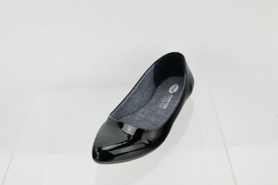 comfortable black pointed flats
