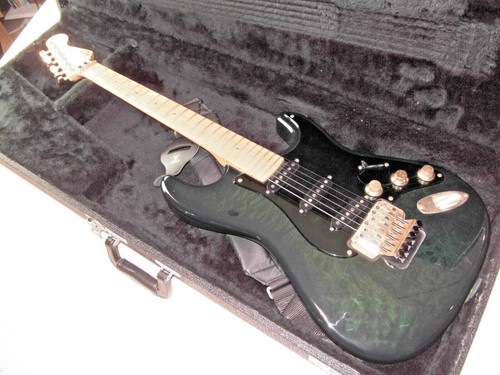 E-Guitar LAG Collectors Tremolo Suitcase STRAT Style Collector´S Electric Guitar - Picture 1 of 12